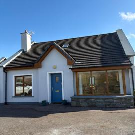 House No 10, Dingle Lispole holiday homes, ξενοδοχείο σε Lispole