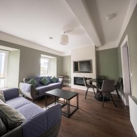 Spacious Townhouse in Kinvara Perfect for Groups, Hotel in Kinvara