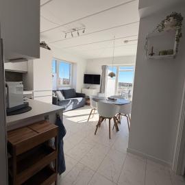 Modern Stylish Apartment Near City Centre with Parking