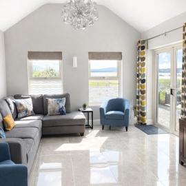 Maries House Doohoma Head Peaceful Luxury Coastal Retreat Sea Beach Achill Views Wild Atlantic Way Erris Mayo Ireland Sleeps 10, hotel Doohooma városában