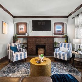 Modern & Cozy 2BR Retreat Near West Blvd, hotell sihtkohas Cleveland