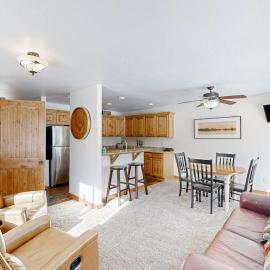 McCall Townhome Pool Hot Tub & Gym Access