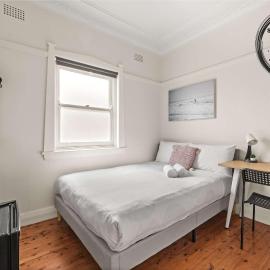 Inviting Double Room - A Peaceful Budget Stay in Padstow - Shared Bathroom, hotel in Padstow