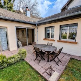 Gîte paisible au pied du Bassin de Champagney, animaux acceptés - FR-1-583-372, hotel in Champagney