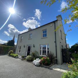 Bramley House-5 Star-located on the Dublin-Belfast corridor