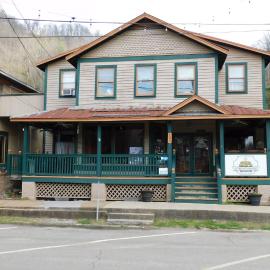 Historic Matewan House Lodging, Hotel in Matewan