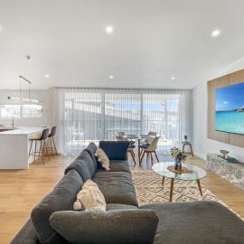 2 Bedroom Townhouse with water views, hotel in Batemans Bay
