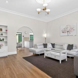 Lovely Villa on the Border of Prospect