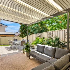 Coastal Comfort BBQ Yard Pet Friendly Stay, хотел в Long Jetty