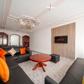 Spacious Apartment 1 min from Beach
