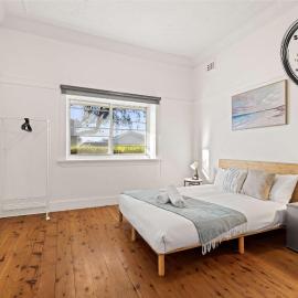 Serene Double Room - Cozy hideaway in South Hurstville - Shared Bathroom