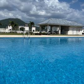 Blue House Playa Dorada Pool Lagoon and Beach Access, hótel í ArraijÃ¡n