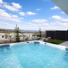 Luxury Garden Apartment with Private Jacuzzi Cluj Festivals