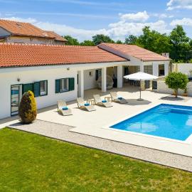 Holiday house Luca with private pool