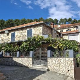 Holiday Home Leonida, hotel en Jelsa