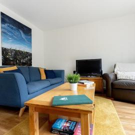 BRIARS CLOSE - Four Bed Property on the Edge of the Peak District National Park