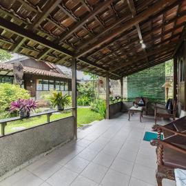 Dedaunan Guesthouse, hotel in Tlekung