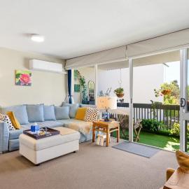 Stylish 2-Bed Apartment Near Kingston Foreshore, hotel in Kingston 
