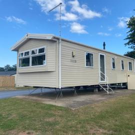 Static home sleeps 6, hotel in Dawlish Warren