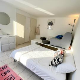 Joli studio au centre ville de Neuchâtel, à 5 minutes du lac, hotel di Neuchatel