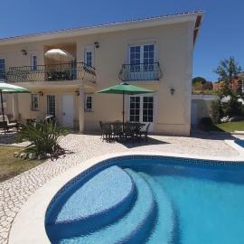 Vista Do Monte, Large Villa, balcony views, private heated pool near Silver Coast