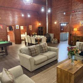 Luxury Alpine Cabin - Nr Betws-y-Coed