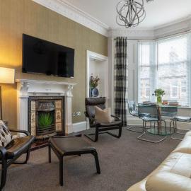 West Highland Apartments Milngavie - The Lomond, hotel in Milngavie