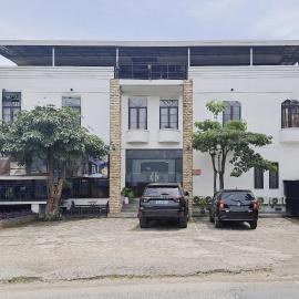 SANS Stay Raja Soeta Hostel Lampung, hotel in Hajimana