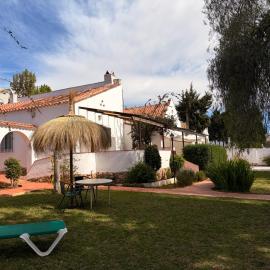 La Paloma Apartamentos Carmen Teresa, hotel in Torremolinos