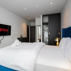 Luxury Greengage Condo With A Terrace - Gym - Parking, Hotel in Manchester