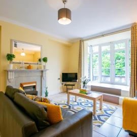 Spacious 4-Bed Central Limerick Group Retreat, hotel en Limerick