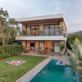Saffron Stays Augustus, hotel in Karjat
