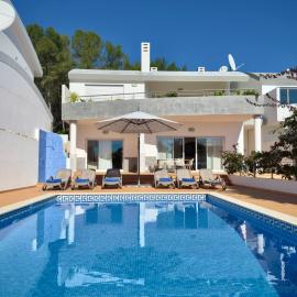 Burgau Sea View, Beach & Pool Villa, hotel i Budens