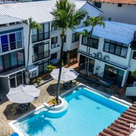 Two-bedroom apartment with a pool near the city center، فندق في سوسْوا