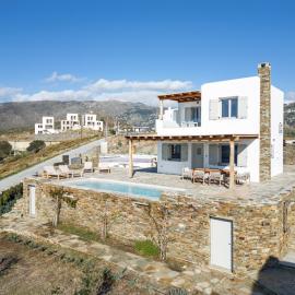 West Side Pool House by Hostandros, hotelli kohteessa Gávrio