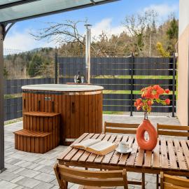 Mirola homes - rent in nature, hotel in Zagorje ob Savi