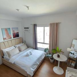 Studio condo Near Roxas night market