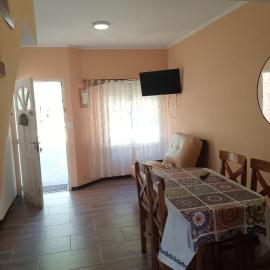 Duplex a pazos del muelle, hotel in Mar de Ajó