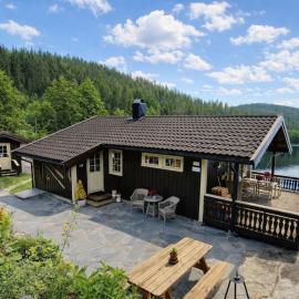 Holiday Home Staksholmen by Interhome, hotell sihtkohas Konsmo
