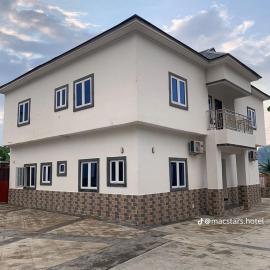 Macstar Hotels, hotell i Uyo