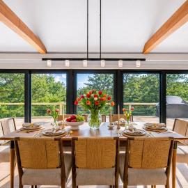 Stunning West End Retreat w/ Hot Tub + Roof Deck, hotel i Provincetown