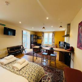 Black Isle Bar Apartment