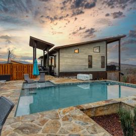 Blue Ridge - Pool - Hot Tub - Views – hotel w mieście Mineral Bluff