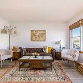 Cozy 2BR Condo w Private Patio - Vintage Charm, hotel v destinaci Creston