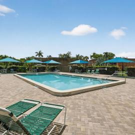Comfortable Fort Myers Townhome Pool Downtown