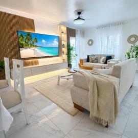 Boho Coastal Retreat with Private Rooftop & Ocean Views: Puerto Plata şehrinde bir otel