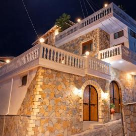 Guest house Memushi, hotell i Gjirokastra