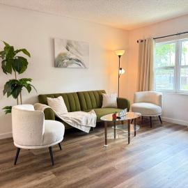 Pinellas Apartment near beach and shopping plazas, hotel en Pinellas Park