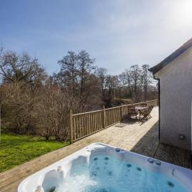 Ghillie's Cottage on the River Lochay, hotel u gradu Kilin