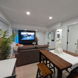 An Exquisite One-Bedroom Guest Suite, hotel v destinaci Regina